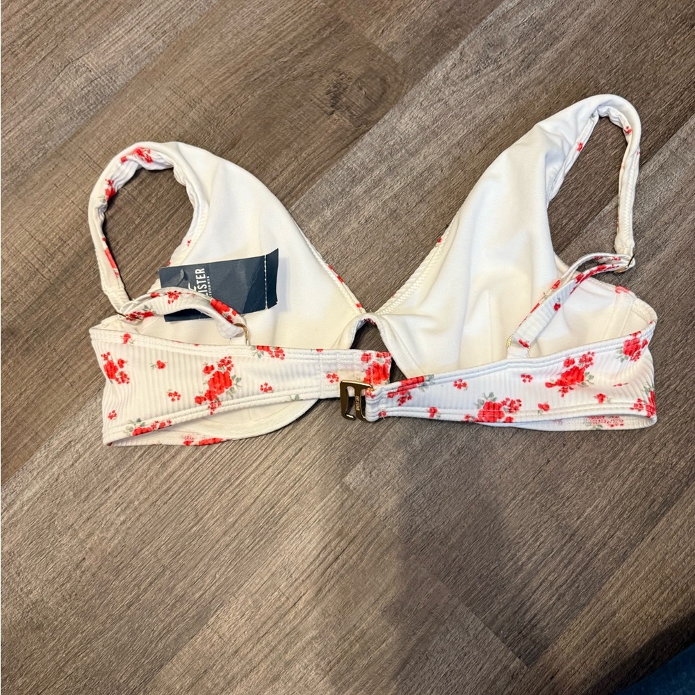 Hollister White and Red Patterned Bikini Top - Picture 3 of 4